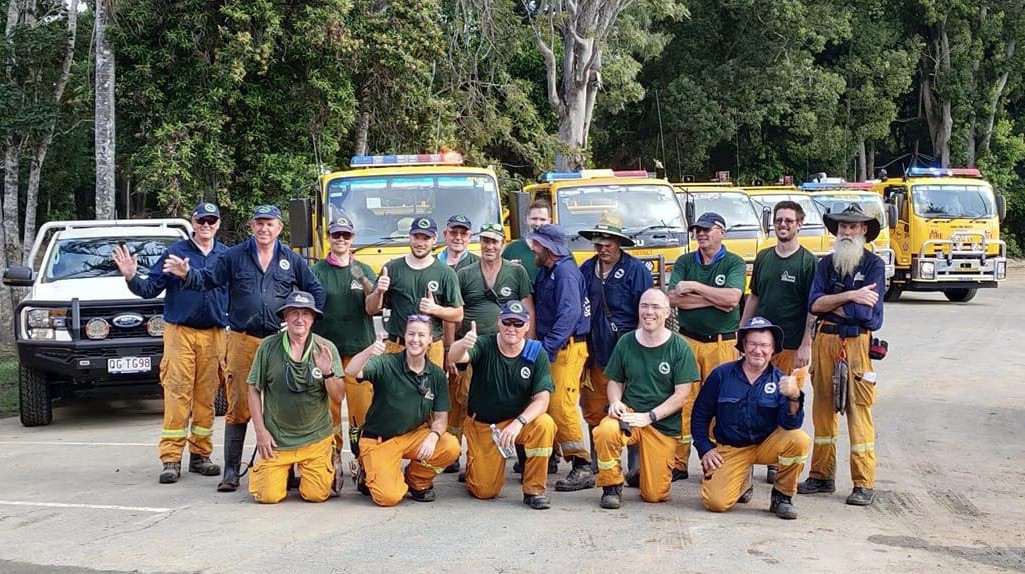 Group photo of SES and Rural Fire Brigade workers.