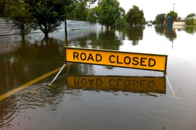 Forecast rain is predicted to cause minor flooding levels in Somerset and Moreton Bay regions this weekend.