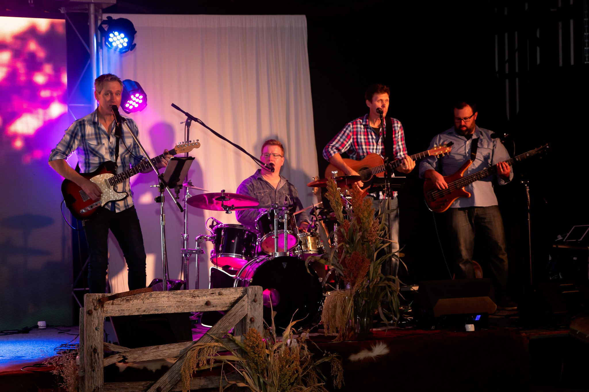 Country band South West provided the entertainment. Photo credit L.M.Broderick Photography.