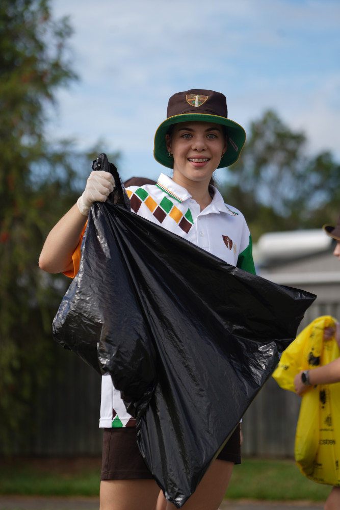 Student and staff collected a total of 10 bags of rubbish. Photo courtesy of the Grace Lutheran College Student Film Crew.