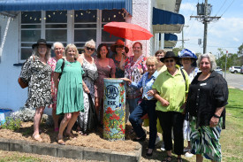 Mosaic group who decorated the capsule.