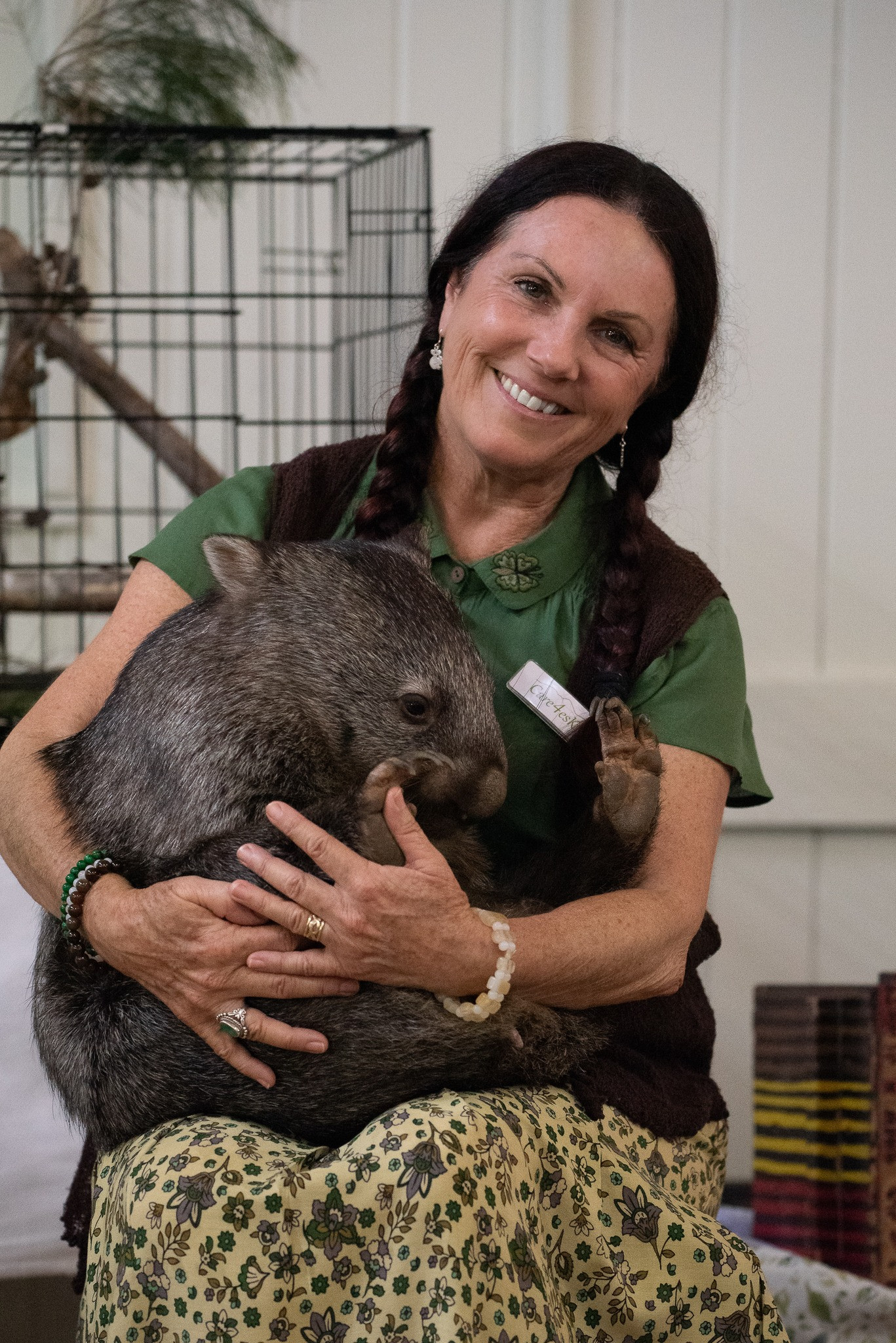 Jacqui Bate from Care4esK enjoys the company of special guest Bumpy the wombat. Photo credit: Nadia Latter/Only With You Photography.