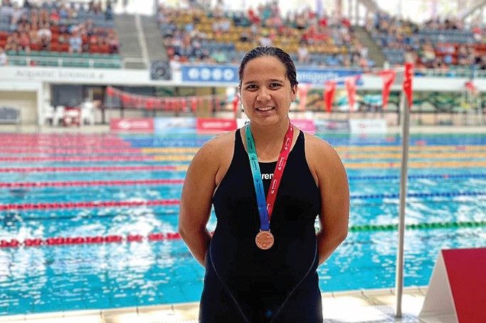 Iliya Gale achieved a silver medal and a bronze medal in the Speedo National Preparation Meet and Jess Schipper Challenge.
