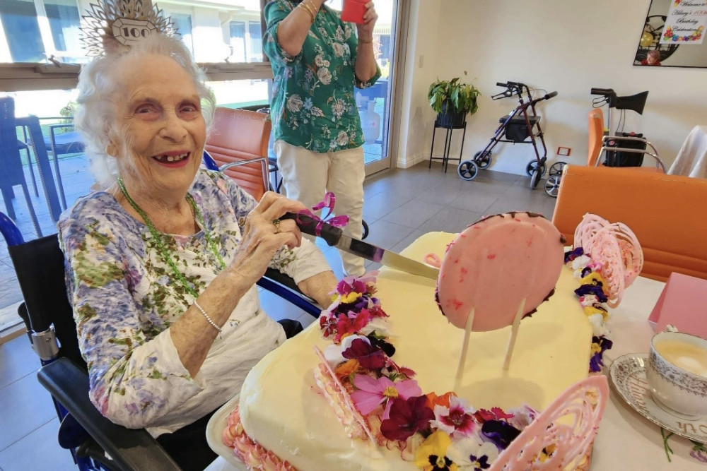 Woodford resident turns 100 - feature photo
