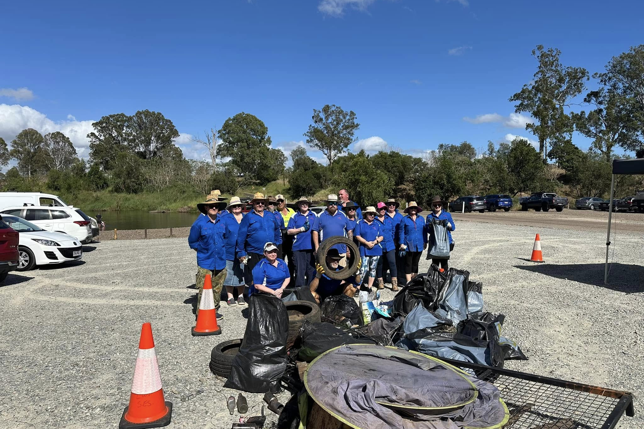 Cleaning at Twin Bridges Reserve. Photo: Facebook/Jason Wendt.