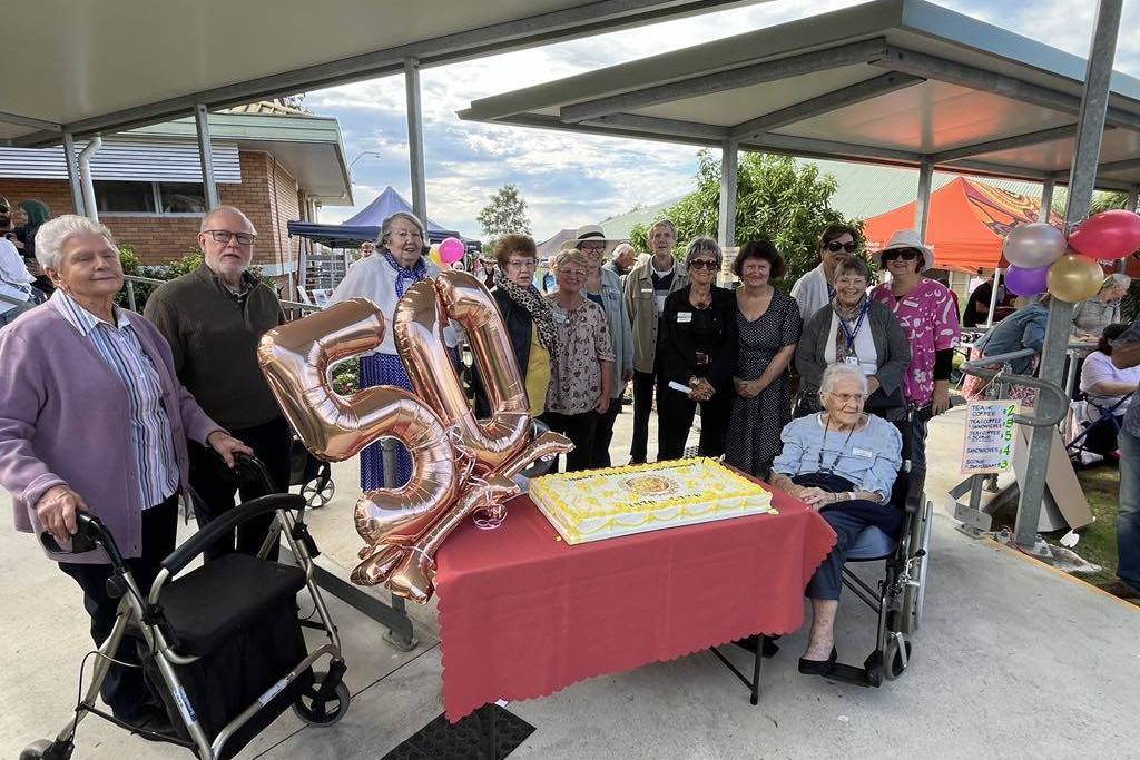 Some of those past and present Auxiliary Members, including Dr Tom Doolan, Bernice Kennedy, Denise Modistach, Lesley Warren, Terry Gabbedy, and Ida Moff ett. Photos: Denise Modistach.