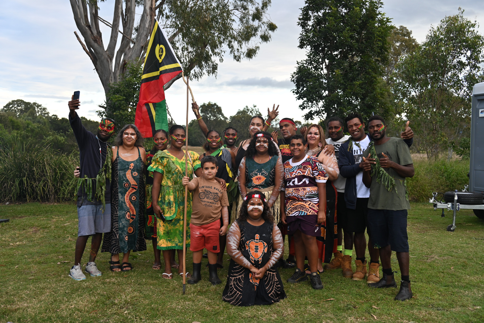 Ni-Vanuatu and Jinibara People both put on performances and came together for a group shot.