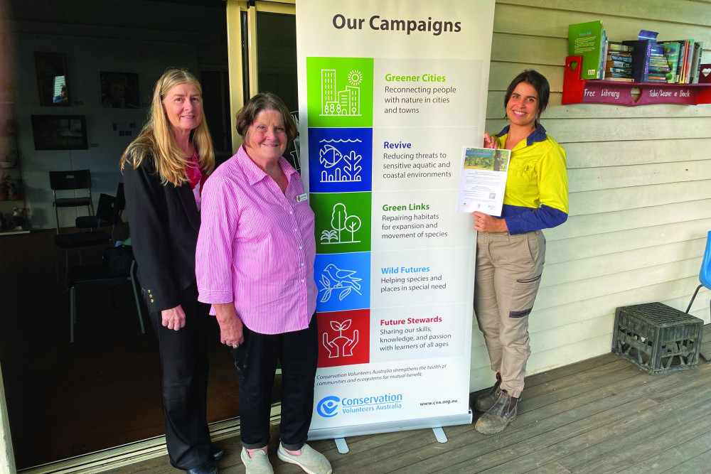 Cheryl Cruff and Yvonne Hawkins with Maria Borges from Conservation Volunteers Australia