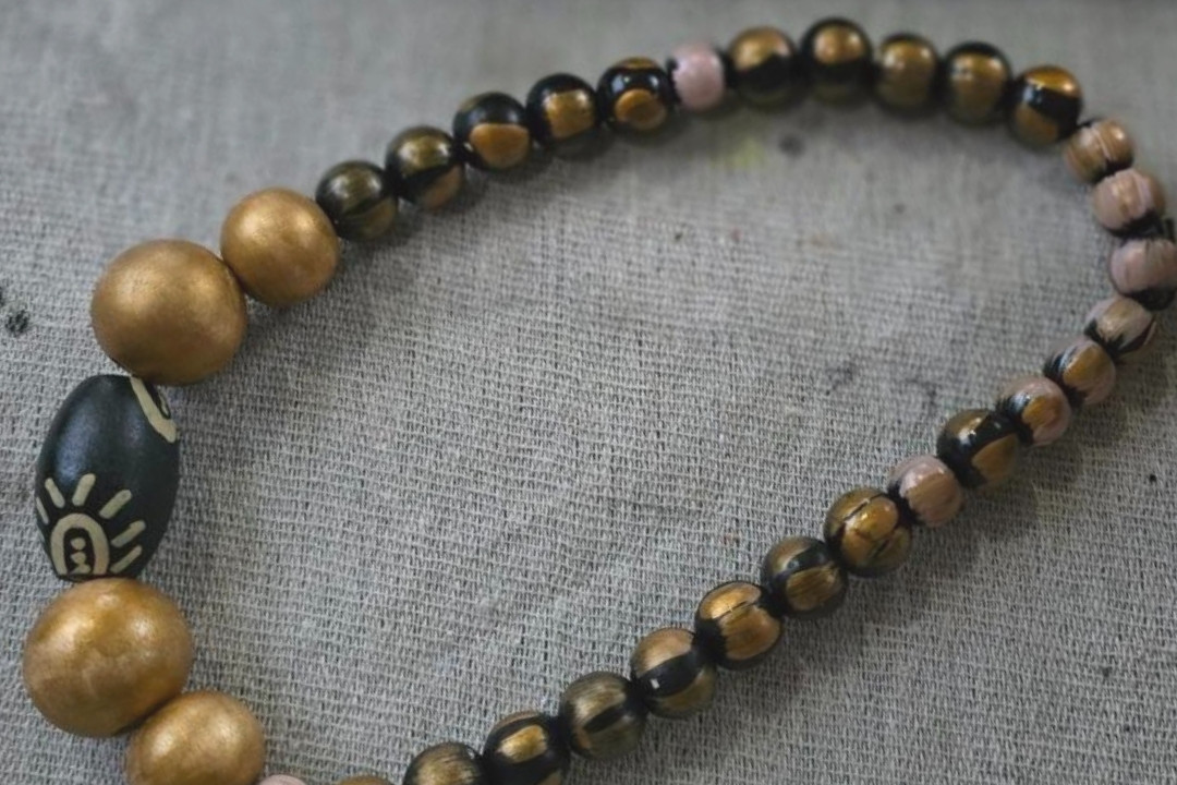Lowood library hosts jewellery-making workshop as part of NAIDOC week - feature photo
