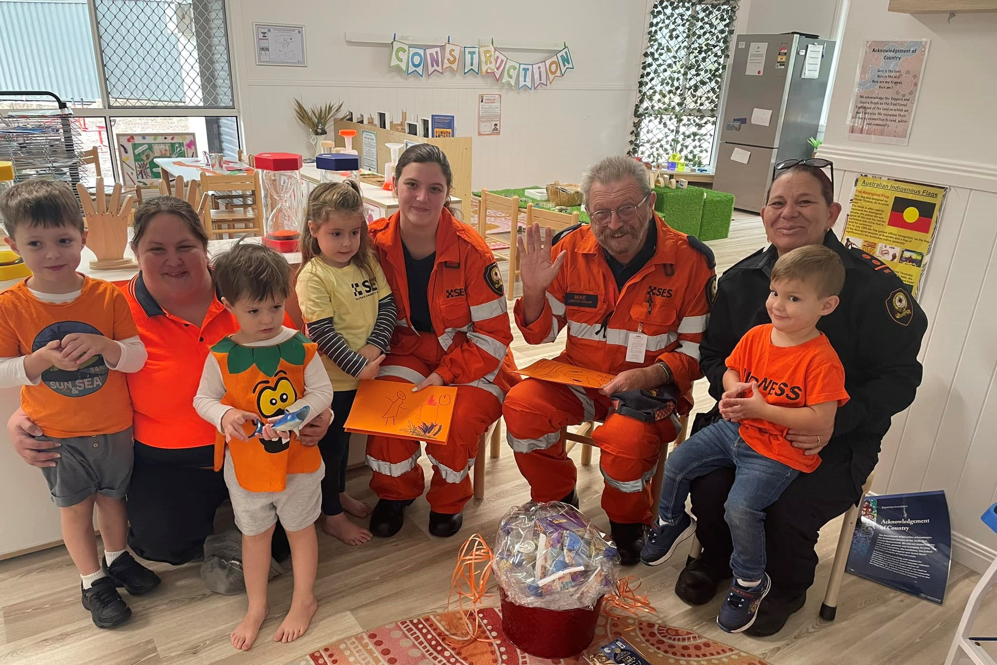 Goodstart Early Learning Fernvale children and staff thanked SES workers during WOW Day.