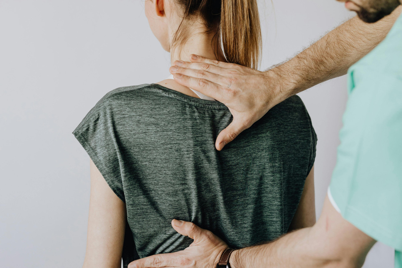Spinal health under fire from Tech Neck - feature photo