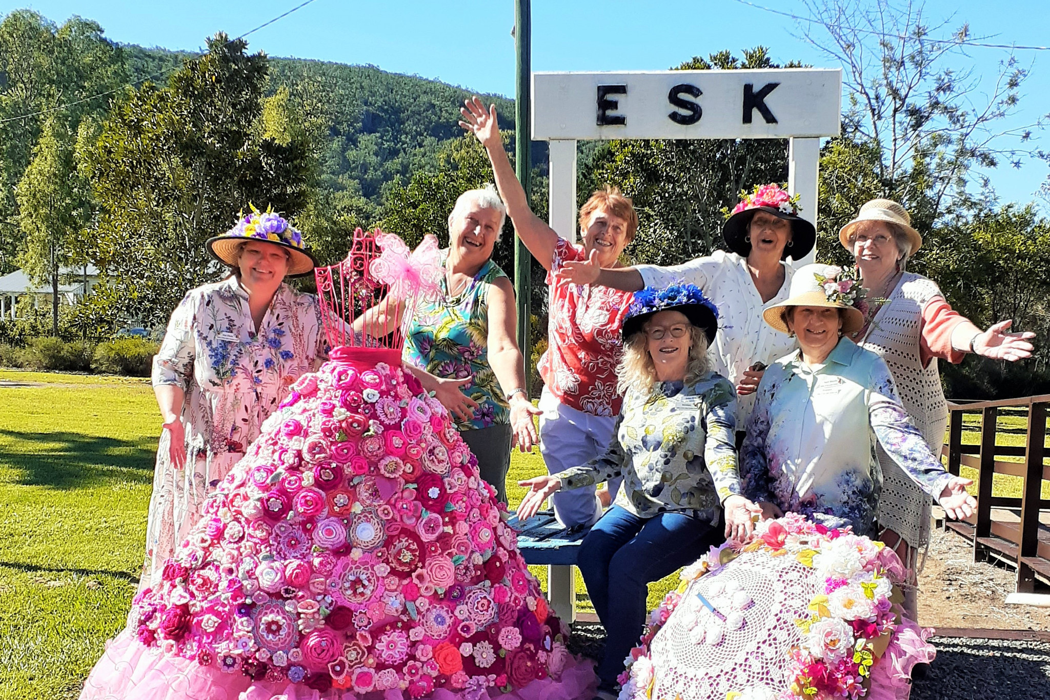 Esk’s Yarn Fairies with the Lady in Waiting project.