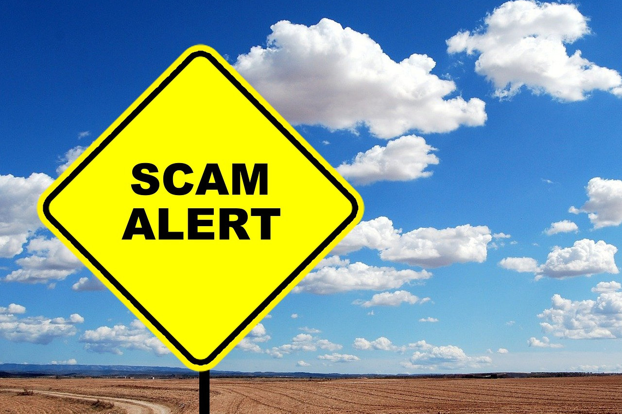 Be wary of scams at holiday time - feature photo