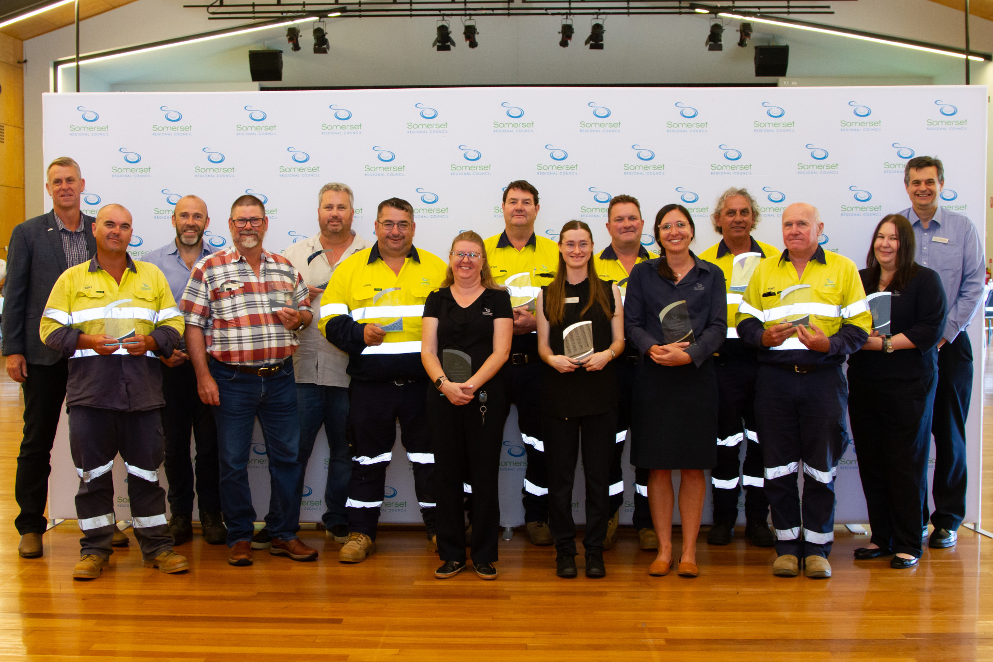 Somerset Regional Council Mayor Jason Wendt with Service Recognition Award recipients and Council CEO Andrew Johnson.