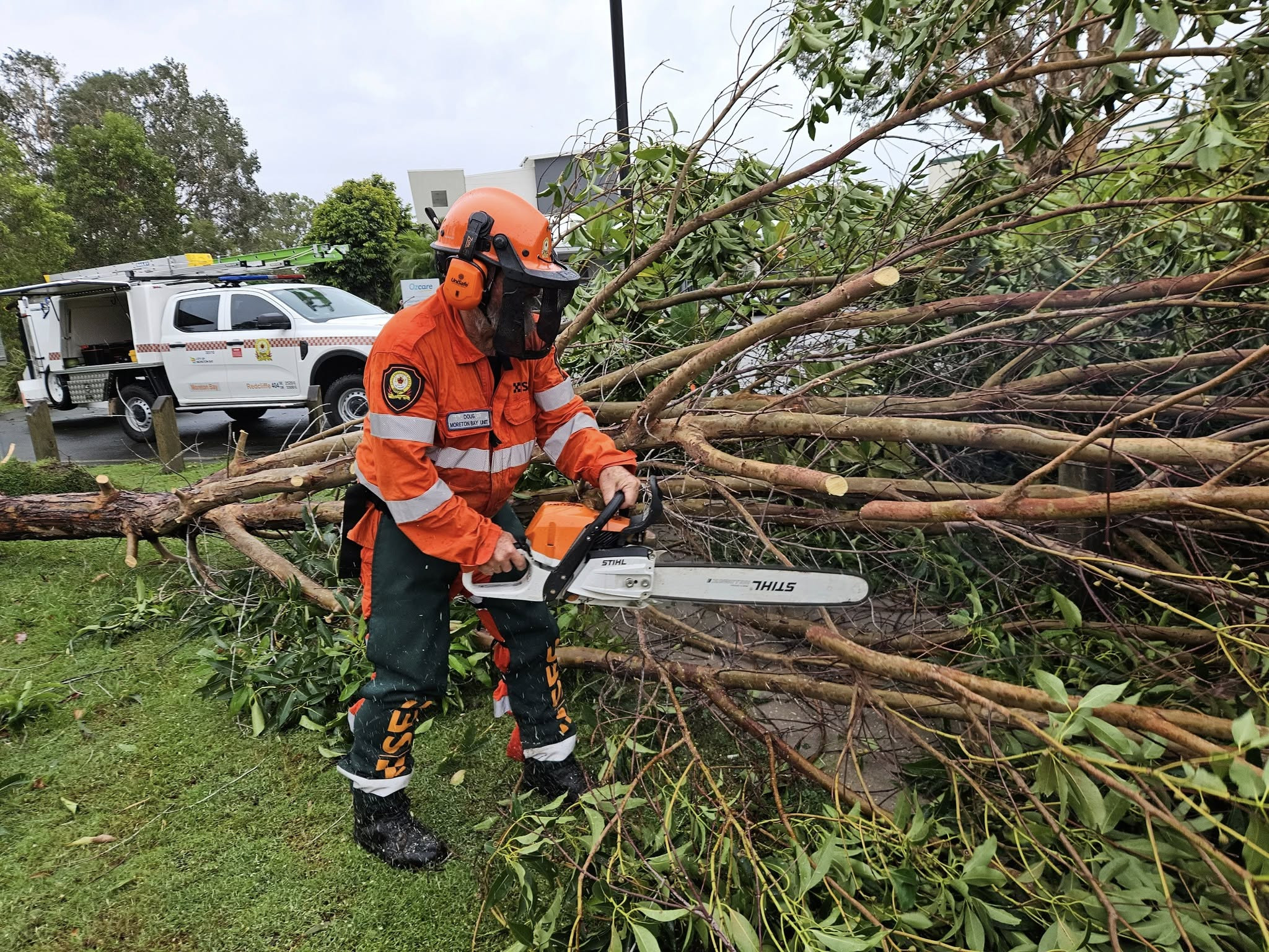 Tree removal in Redcliff e. Photo: Redcliff e State Emergency Service SES